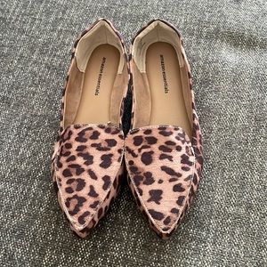 NWOT- Amazon Essentials Leopard Print Loafers Size  6.5